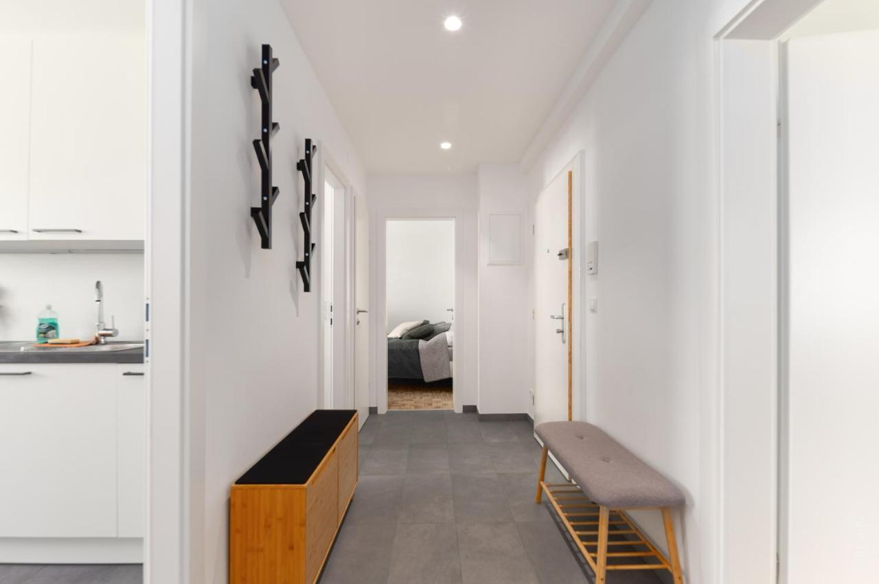 King Bed Home, 3 Bed Rooms, Perfect For Long Term Apartment Wien